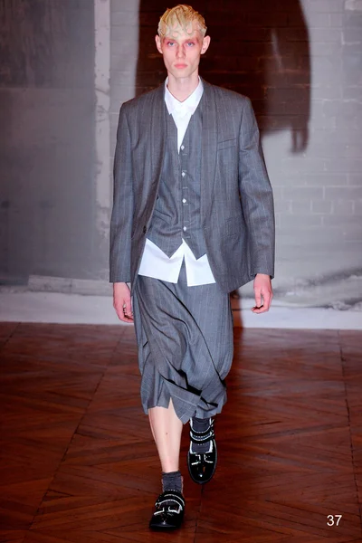 Look 37